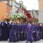 La patrona de Cacabelos, la Virgen de las Angustias, procesionaba ayer.