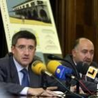 Francisco Fernández y Ramón Carrera durante la presentación de la reforma del Mercado del Conde Luna