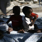 Varios niños en el orfanato Foyer Coeur de Marie.