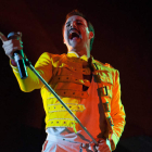El cantante argentino Pablo Padín es el líder del muy premiado grupo God Save The Queen.