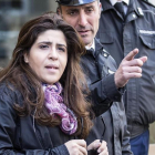 La antigua miembro del COSEA, la ex relaciones públicas italiana Francesca Chaouqui (i), llega a la nueva sesión del juicio del caso Vatileaks2