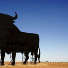 Silueta del toro de Osborne en el Bierzo. MANUEL BRUQUE