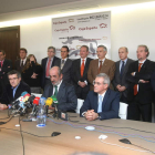 El consejo de Caja España, tras aprobar la fusión con Caja Duero en enero del 2010.