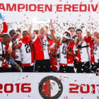 El equipo de Rotterdam conquista su 15º título tras 18 años de espera.