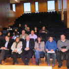 Integrantes de la asociación de municipios en la reunión celebrada ayer tarde. CEBRONES