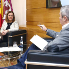 La delegada del Gobierno en Castilla y León, Virginia Barcones, y el director de Diario de León, Joaquín S. Torné.