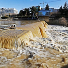 El río Bernesga a su paso por León genera problemas con los desbordamientos