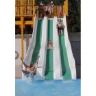 Los toboganes, así como la piscina de olas y el conocido como Dragón suponen los principales atractivos de un Mundo del Agua que el año pasado recibió a 228.000 personas durante toda la temporada. De cara a 2017 habrá nuevos juegos y más actividades.