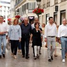 Soraya Sáenz de Santamaría pasea ayer por la calle Larios de Málaga. CARLOS DÍAZ