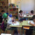 Alumnos en la escuela de Villamor, donde hay niños de 3 y 4 años, de Infantil, de segundo, cuarto, quinto y sexto de Primaria