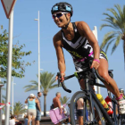 Jael Fernández en pleno esfuerzo durante la prueba de 180 kilómetros en bicicleta en un Iroman en el que demostró todas sus condiciones atléticas. DL