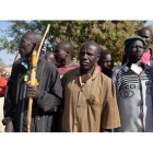 Civiles autoorganizados en una milicia para combatir a Boko Haram en el norte de Camerún, el pasado 16 de febrero.