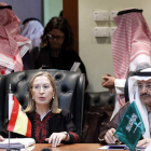 Ana Pastor, junto al ministro de Transportes de Arabia Saudí, Jubara Al Suraisry.
