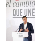 Sánchez, ayer, presentando el plan del PSOE.
