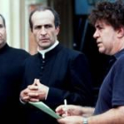 Pedro Almodóvar junto a los actores Daniel Giménez y Paco Mestre