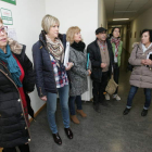 Representación de los trabajadores antes de iniciar la última reunión con la empresa Carflor.