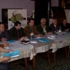 Los concejales socialistas de la comarca del Órbigo durante la reunión celebrada ayer en Hospital