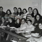 Estudiantes y profesoras de la primera promoción de la Escuela del Profesorado de la EGB La Inmaculada de Ponferrada. DL