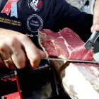 Exhibición en la feria de los productos de León de octubre . MARCIANO