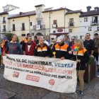 Trabajadores de Vestas, ante el Ayuntamiento. RAMIRO