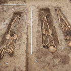 Esqueletos de algunos cuerpos, supuestamente de soldados del Gran Ejército de Napoleón Buenaparte, que ya han sido desenterrados por los arqueólogos de Frankfurt.