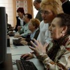 Clases de Internet en un centro de educación para adultos