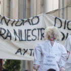 Una pancarta durante una manifestación en Astorga en defensa de la sanidad rural.