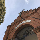 Entrada al cementerio municipal de La Bañeza. A. VALENCIA