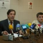 Ángel Villalba, a la izquierda, y Francisco Fernández, en la rueda de prensa ofrecida ayer