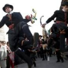 Los bailes maragatos constituyen una de las tradiciones que Santa Colomba desea preservar