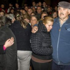 La tía y el abuelo de Esther Jiménez, durante la concentración en Arriate.