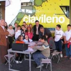 Los niños pudieron conocer el autobús «Clavileño»