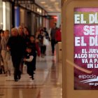 Ayer los compradores conocieron el trasfondo de la campaña de Espacio León: descuentos del 10% en todo.