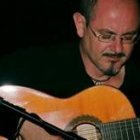 El guitarrista José Luis Montón actúa hoy acompañado por Zeizo Ribeiro