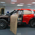 Citroën abre la ‘zona prohibida’. Pasión y precisión, fabricación artesanal del prototipo Aircross que, ‘en su momento’ dará origen a los nuevos SUV en los catálogos de la marca.