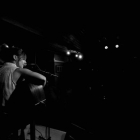 La cantante y compositora Nadia Álvarez durante un concierto