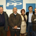 Parte de la nueva junta local del PP, con Jarrín a la cabeza.