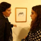 Macarena Ruiz (centro) junto con cuatro de sus alumnos ayer en el salón de actos del Campus