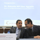 Antonio Sáez, a la izquierda en la foto, ayer, en un congreso de cardiología celebrado en Valladolid.