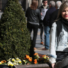 Silvia Alonso Carbajo, premio extraordinario fin de máster de la ULE, posa en la plaza de la Catedral.