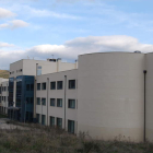 El centro de grandes discapacitados de Fabero aún no alberga pacientes aunque fue construido hace tres años.