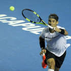 Rafael Nadal en acción ante el alemán Mischa Zverev.