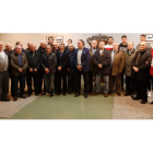 Los 25 abonados más antiguos de la Cultural y Deportiva Leonesa recibieron obsequios por parte del club para reconocer su fidelidad. JESÚS F. SALVADORES