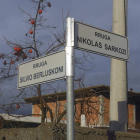 Bautizadas con nombres de dirigentes extranjeros, muchas de estas travesías están hundidas en lodo.