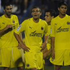 Carlos Tomás (derecha), durante un partido con el filial del Villarreal.