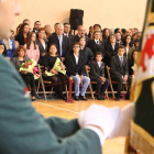 Las familias de los fallecidos ayer, en la Comandancia de la Guardia Civil de León durante el homenaje en la fiesta de la patrona, la Virgen del Pilar