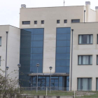 El edificio de grandes discapacitados de Fabero, que sigue cerrado, se reconvertirá para atender a discapacitados mentales.