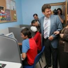 La consejera de Familia y el alcalde de Ponferrada ayer durante su visita a las dependencias de Cima