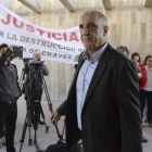 Una imagen de Alonso a su llegada al juicio, que se celebró en Huesca en 2016. JAVIER BLASCO / EFE