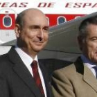 El presidente de Iberia, Fernando Conte, y el presidente de Caja Madrid, Miguel Blesa